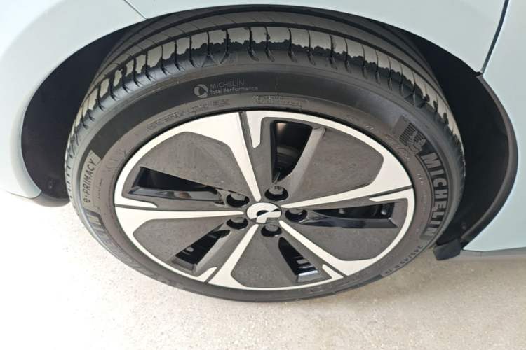 Used Nio ET5T 2024 75kWh Touring Right Rear Wheel Hub