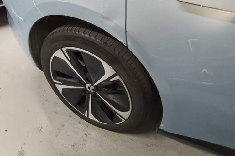 Used Nio ET5T 2024 75kWh Touring Right Rear Wheel Hub