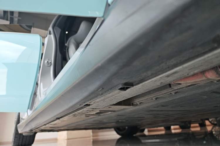 Used Nio ET5T 2024 75kWh Touring Right Side Sill