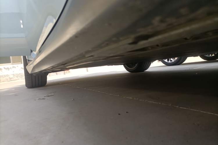 Used Nio ET5T 2024 75kWh Touring Right Side Sill