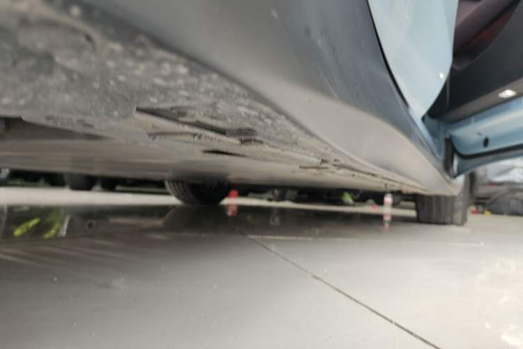 Used Nio ET5T 2024 75kWh Touring Right Side Sill