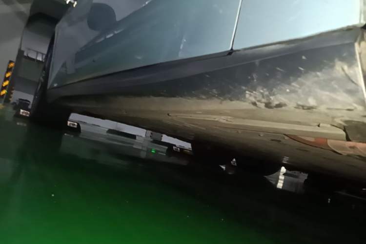 Used Nio ET5T 2024 75kWh Touring Right Side Sill