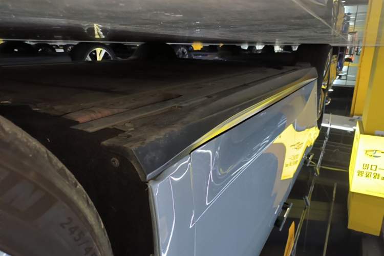 Used Nio ET5T 2024 75kWh Touring Right Side Sill