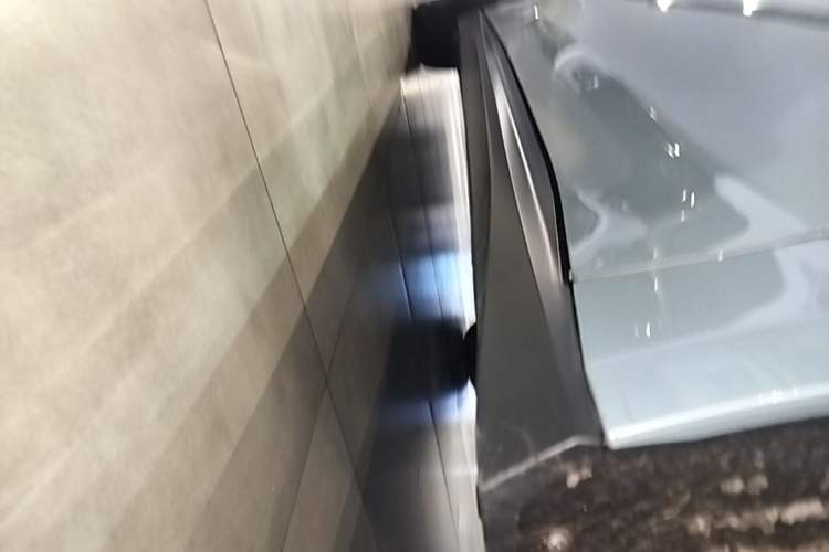 Used Nio ET5T 2024 75kWh Touring Right Side Sill