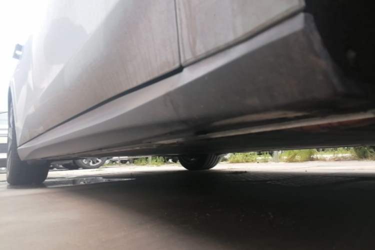 Used Nio ET5T 2024 75kWh Touring Right Side Sill