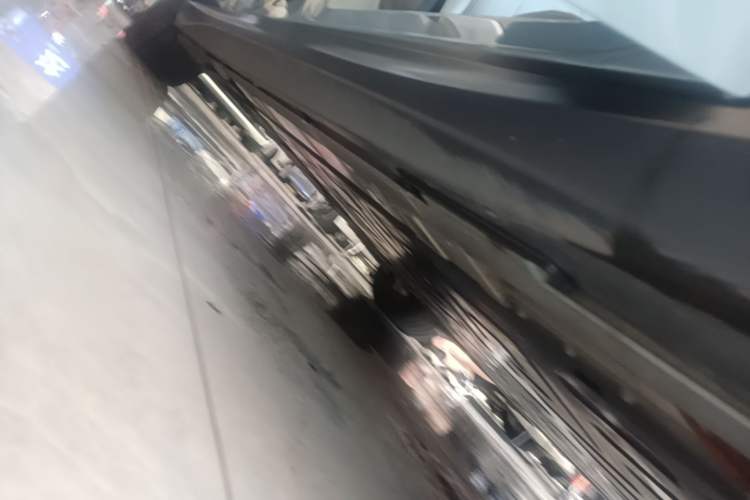 Used Nio ET5T 2024 75kWh Touring Right Side Sill