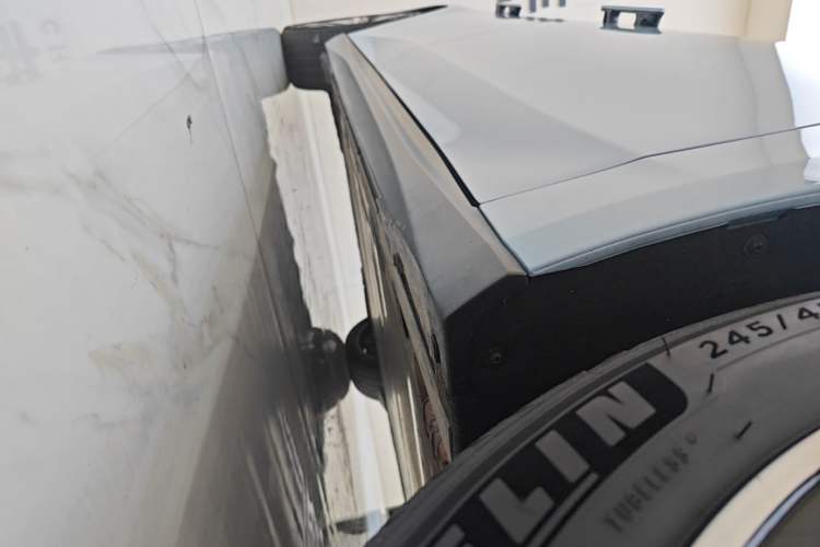 Used Nio ET5T 2024 75kWh Touring Right Side Sill