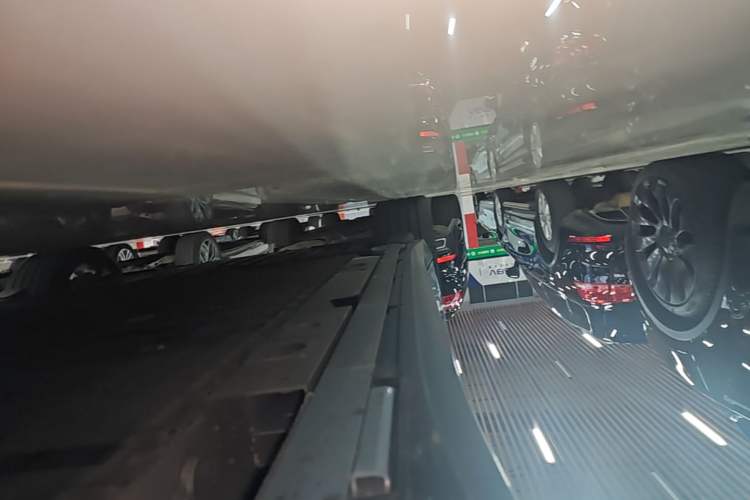 Used Nio ET5T 2024 75kWh Touring Right Side Sill