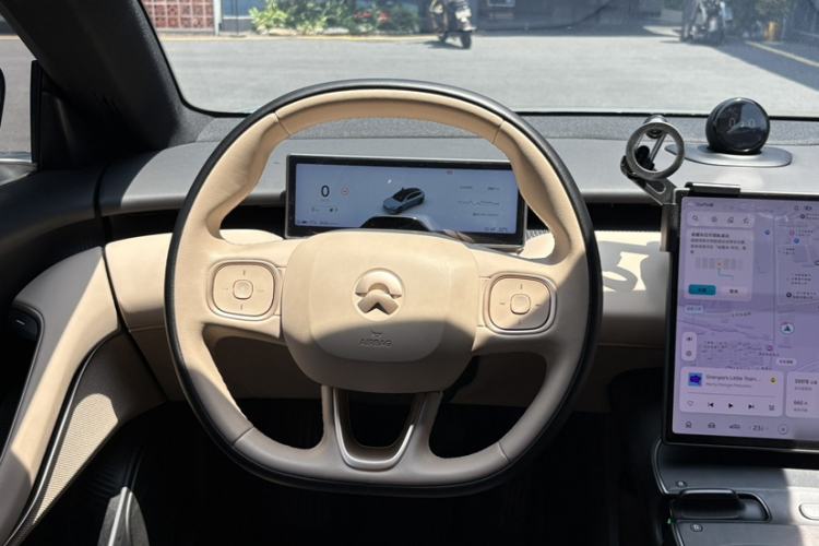 Used Nio ET5T 2024 75kWh Touring Steering Wheel