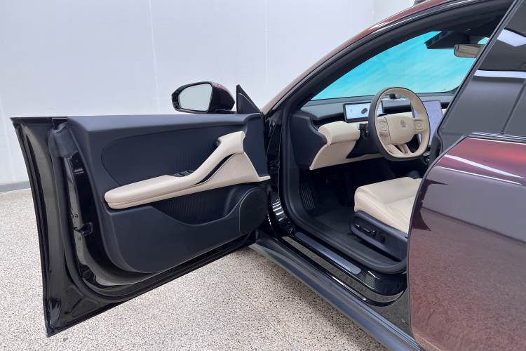 Used Nio ET5T 2024 75kWh Touring Interior 1