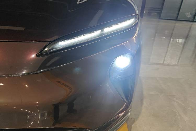 Used Nio ET5T 2024 75kWh Touring Left Front Headlight