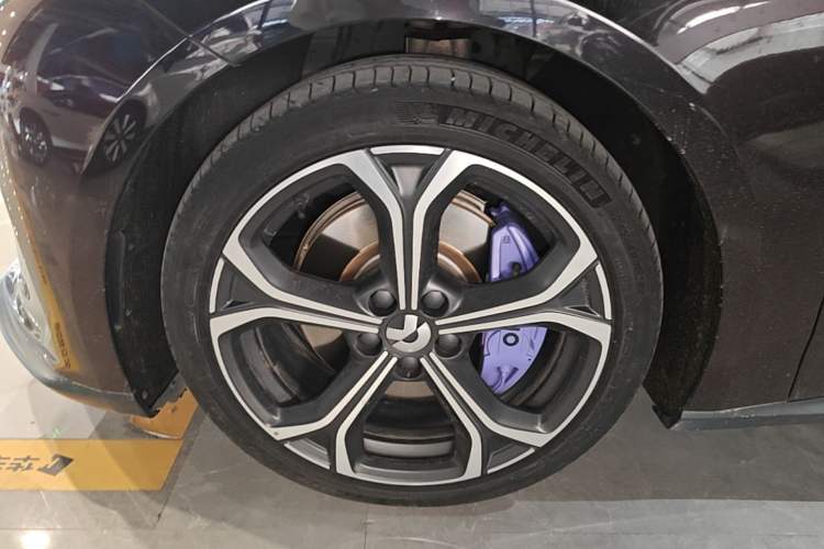 Used Nio ET5T 2024 75kWh Touring Left Front Wheel Hub