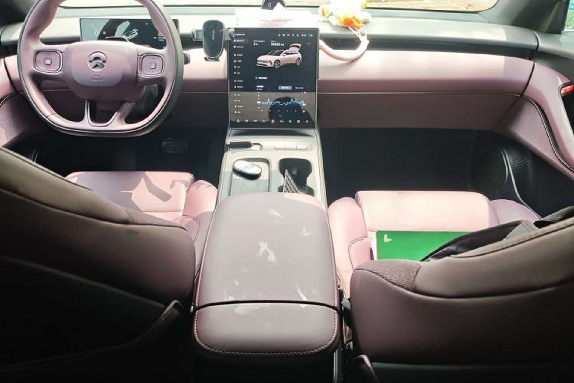 Used Nio ET5T 2024 75kWh Touring Center Console