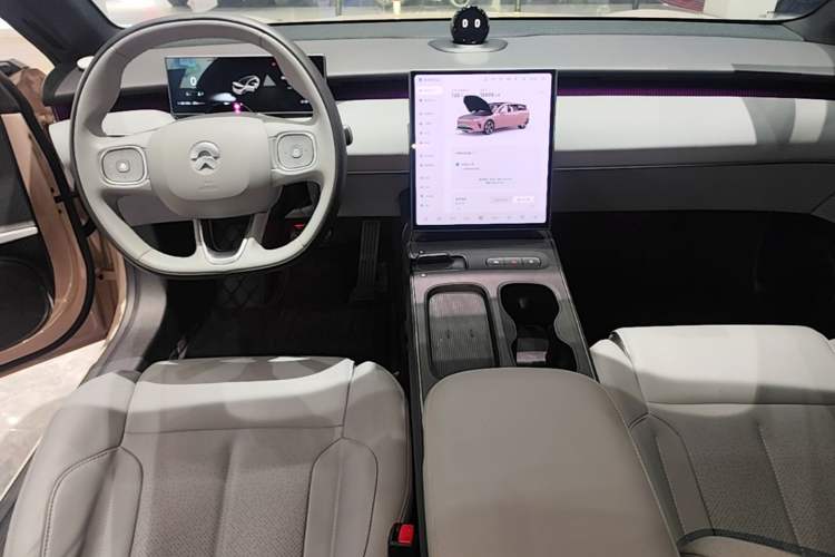 Used Nio ET5T 2024 75kWh Touring Center Console