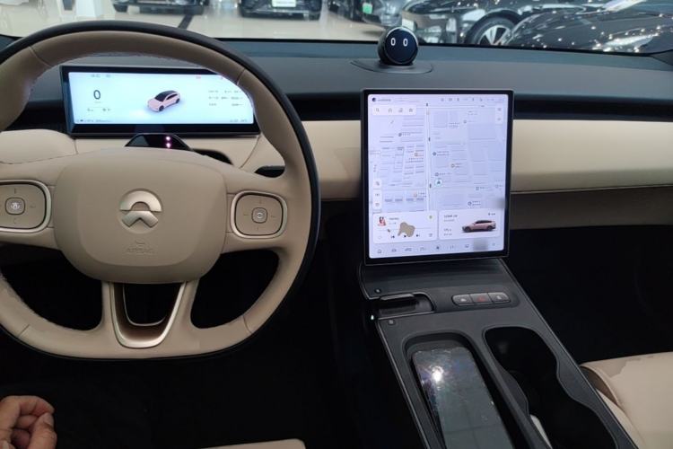 Used Nio ET5T 2024 75kWh Touring Center Console