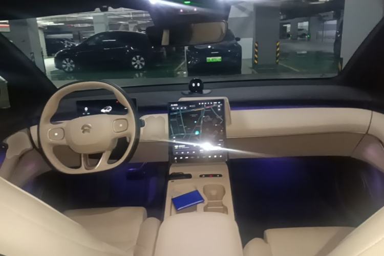 Used Nio ET5T 2024 75kWh Touring Center Console