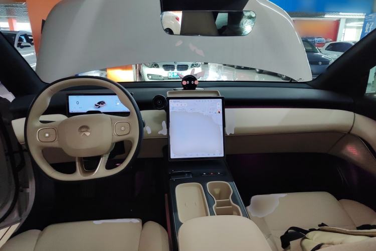 Used Nio ET5T 2024 75kWh Touring Center Console