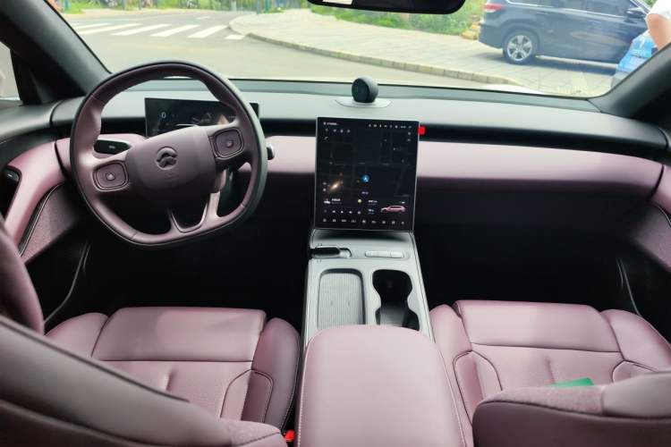 Used Nio ET5T 2024 75kWh Touring Center Console