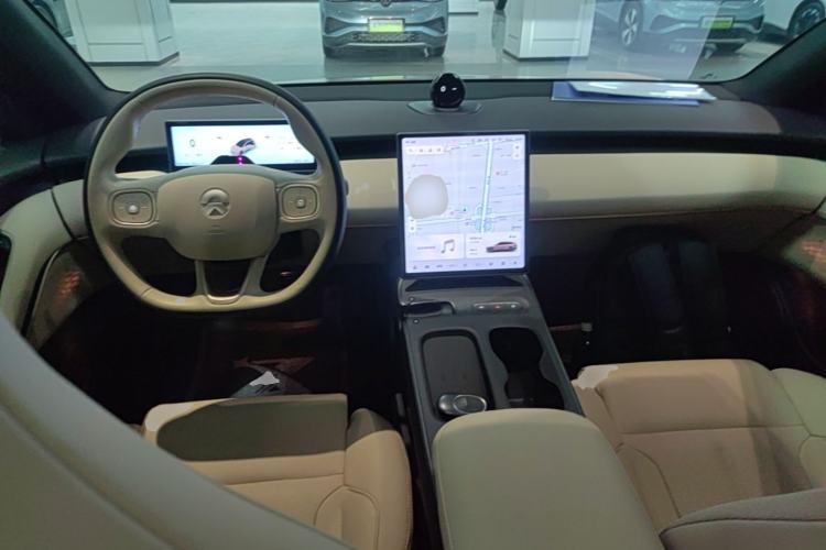 Used Nio ET5T 2024 75kWh Touring Center Console