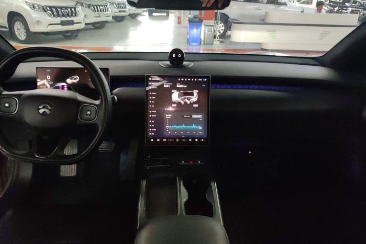 Used Nio ET5T 2024 75kWh Touring Center Console