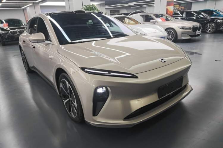 Used Nio ET5T 2024 75kWh Touring Front Right 45 Deg