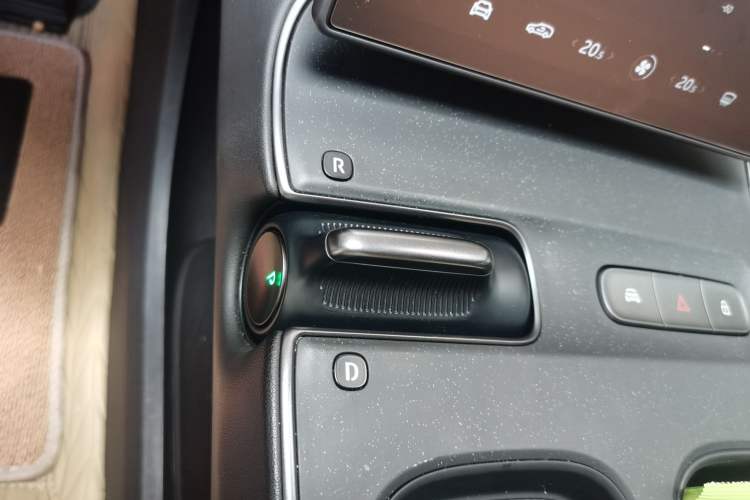 Used Nio ET5T 2024 75kWh Touring Gear Lever