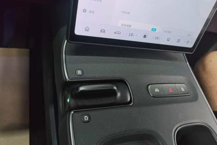 Used Nio ET5T 2024 75kWh Touring Gear Lever