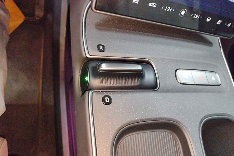 Used Nio ET5T 2024 75kWh Touring Gear Lever