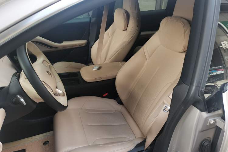 Used Nio ET5T 2024 75kWh Touring Left Front Seat