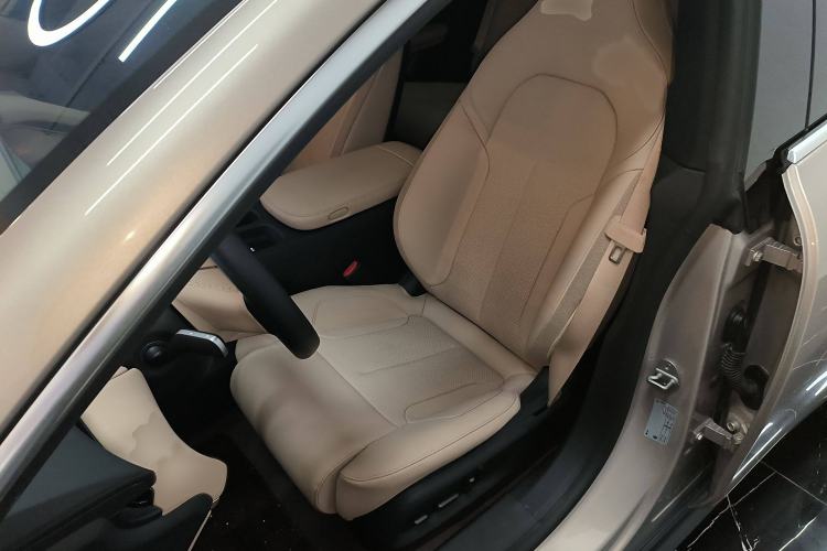 Used Nio ET5T 2024 75kWh Touring Left Front Seat
