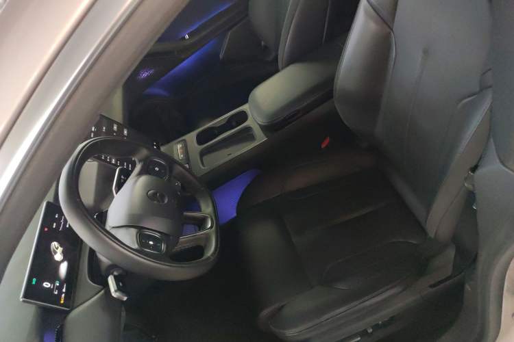 Used Nio ET5T 2024 75kWh Touring Left Front Seat