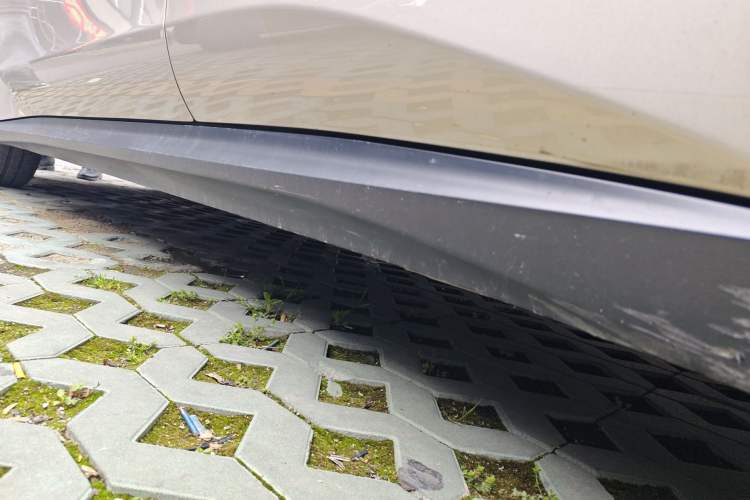 Used Nio ET5T 2024 75kWh Touring Left Side Sill