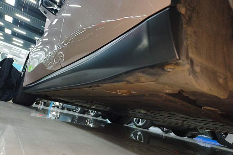 Used Nio ET5T 2024 75kWh Touring Left Side Sill