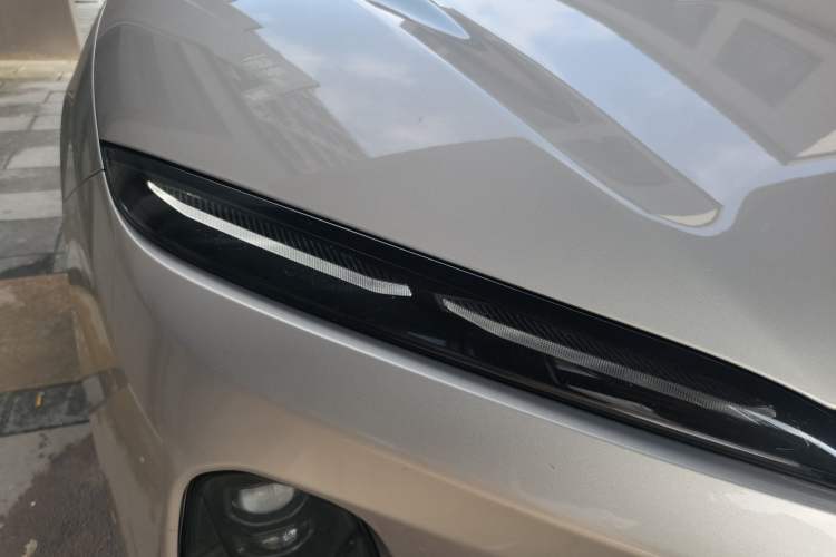 Used Nio ET5T 2024 75kWh Touring Right Front Headlight