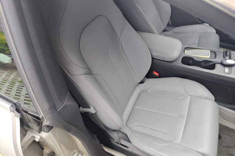 Used Nio ET5T 2024 75kWh Touring Right Front Seat