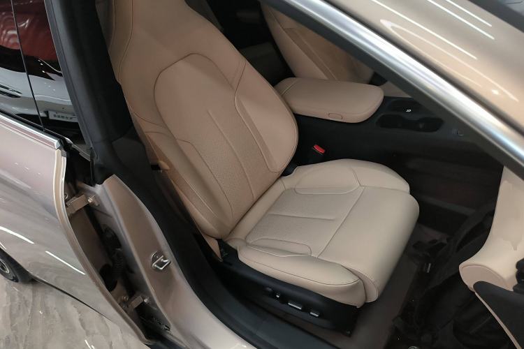 Used Nio ET5T 2024 75kWh Touring Right Front Seat