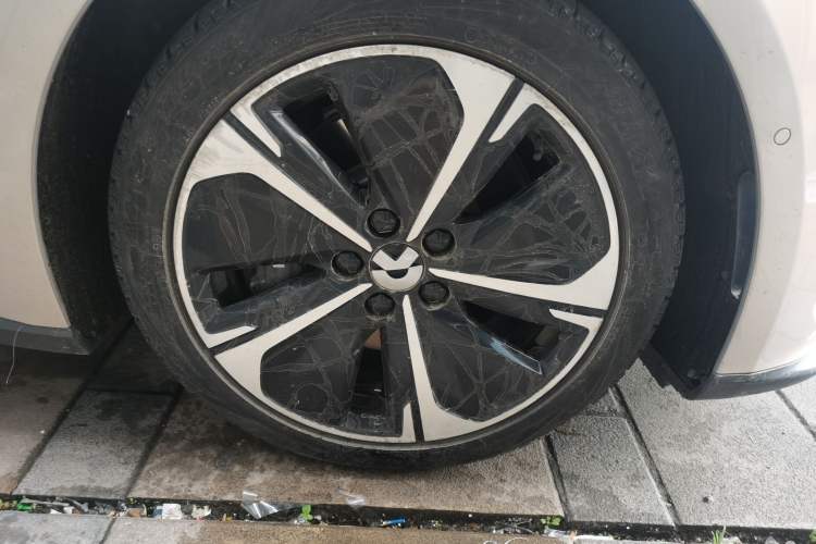 Used Nio ET5T 2024 75kWh Touring Right Front Wheel Hub