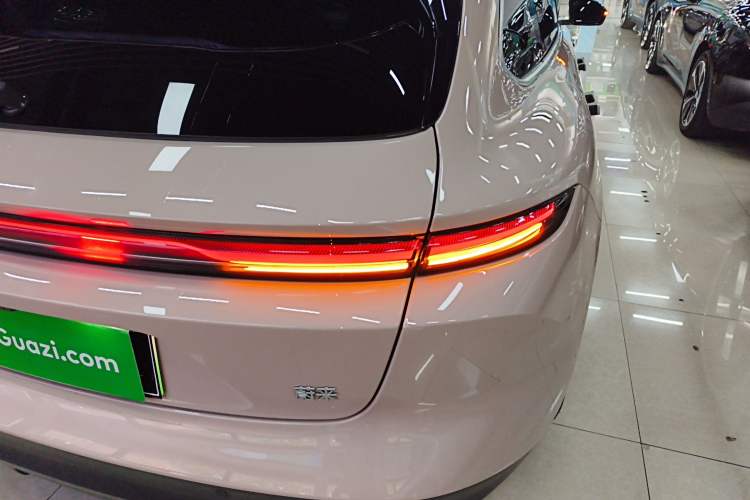 Used Nio ET5T 2024 75kWh Touring Right Rear Taillight