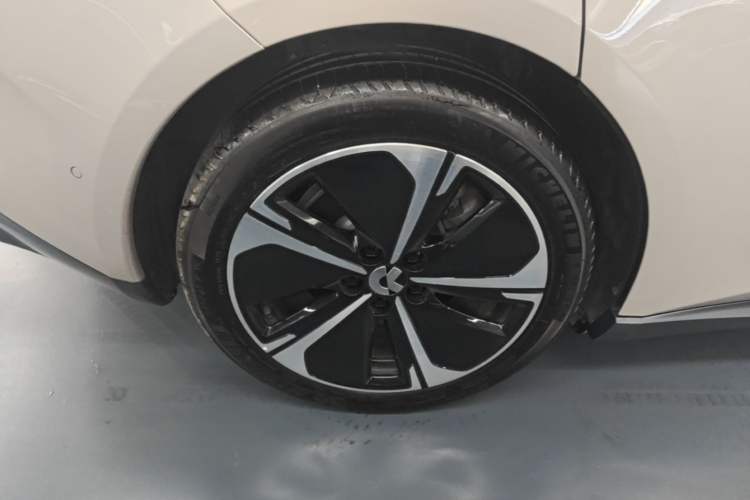 Used Nio ET5T 2024 75kWh Touring Right Rear Wheel Hub