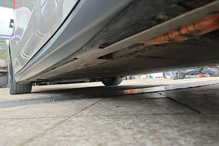 Used Nio ET5T 2024 75kWh Touring Right Side Sill