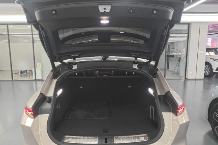 Used Nio ET5T 2024 75kWh Touring Trunk