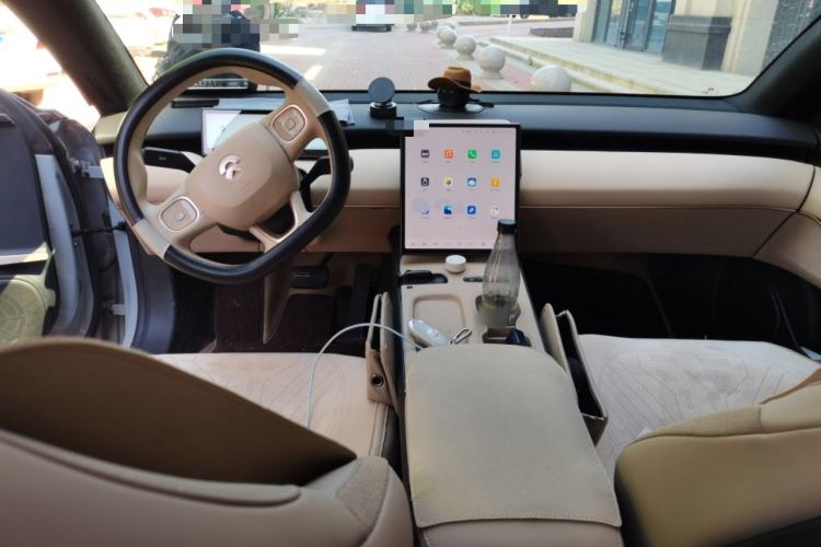 Used Nio ET5T 2024 75kWh Touring Center Console
