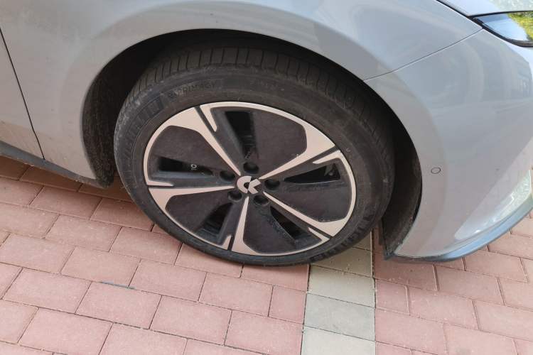 Used Nio ET5T 2024 75kWh Touring Right Front Wheel Hub