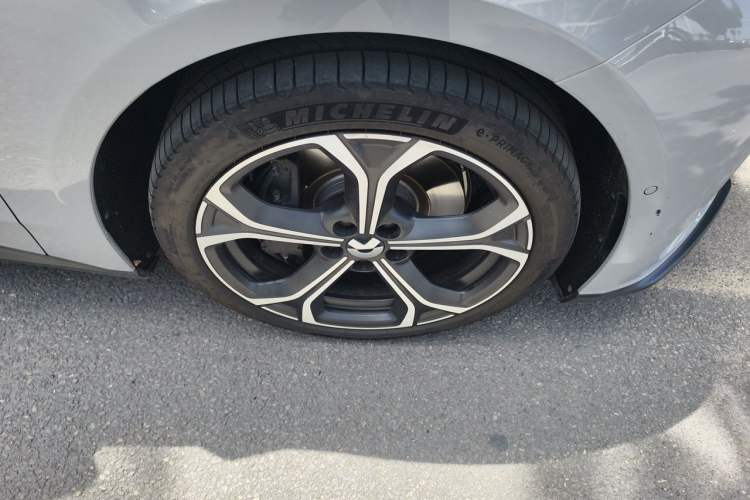 Used Nio ET5T 2024 75kWh Touring Right Front Wheel Hub