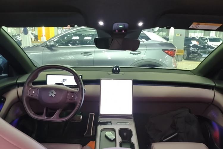 Used Nio ET5T 2024 75kWh Touring Center Console