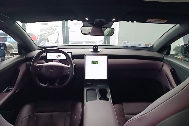 Used Nio ET5T 2024 75kWh Touring Center Console