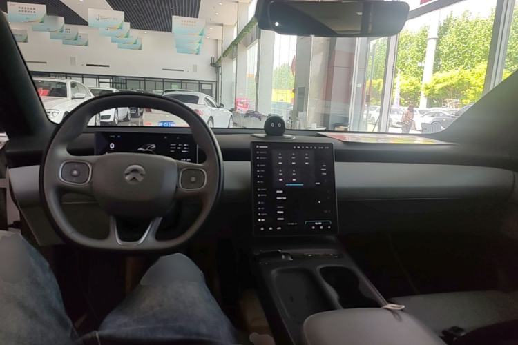 Used Nio ET5T 2024 75kWh Touring Center Console