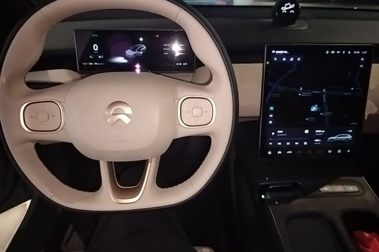 Used Nio ET5T 2024 75kWh Touring Center Console