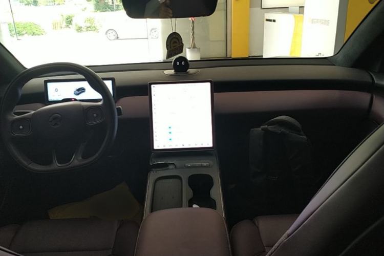 Used Nio ET5T 2024 75kWh Touring Center Console