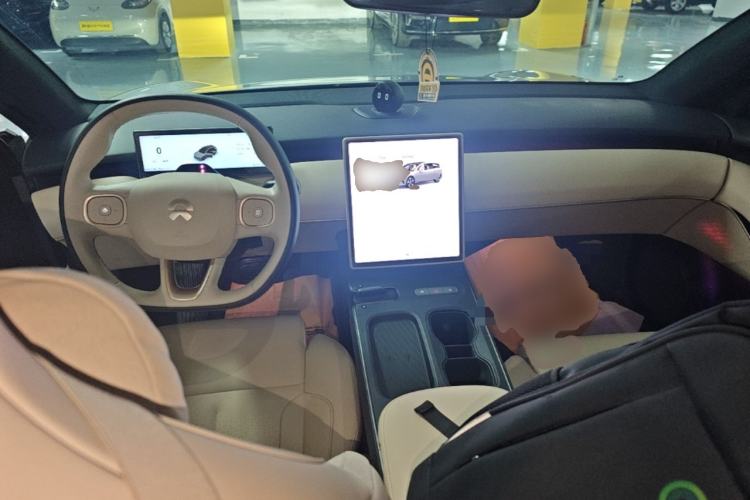 Used Nio ET5T 2024 75kWh Touring Center Console